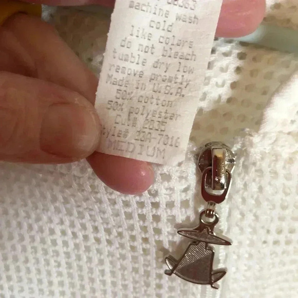 Beach by Jordan Taylor white zippered and hooded beach cover up with pockets. - Picture 6 of 8